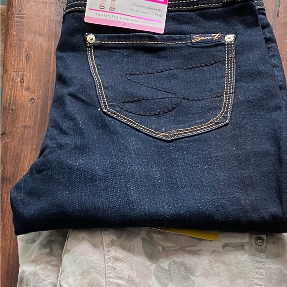 Seven 7 Jeans.  Tummy control, slim fit. - Picture 5 of 5